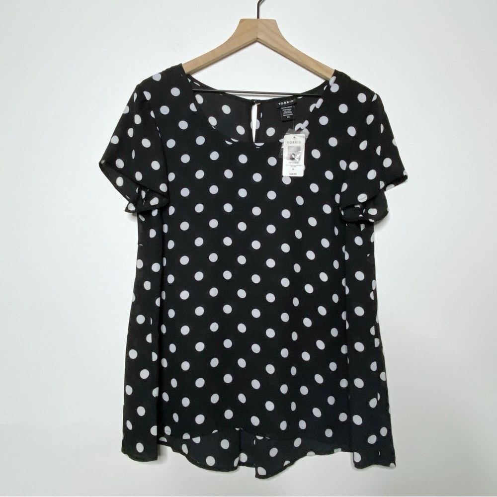 Torrid Top - Black White Short Sleeve Polka Dot Blouse